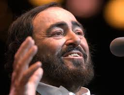 Luciano Pavarotti schittert in de opera Turandot