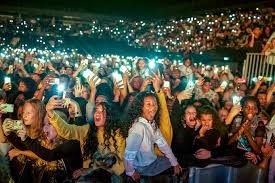 Beleef de Energie van een Broederliefde Optreden: Een Muzikale Ervaring om Nooit te Vergeten