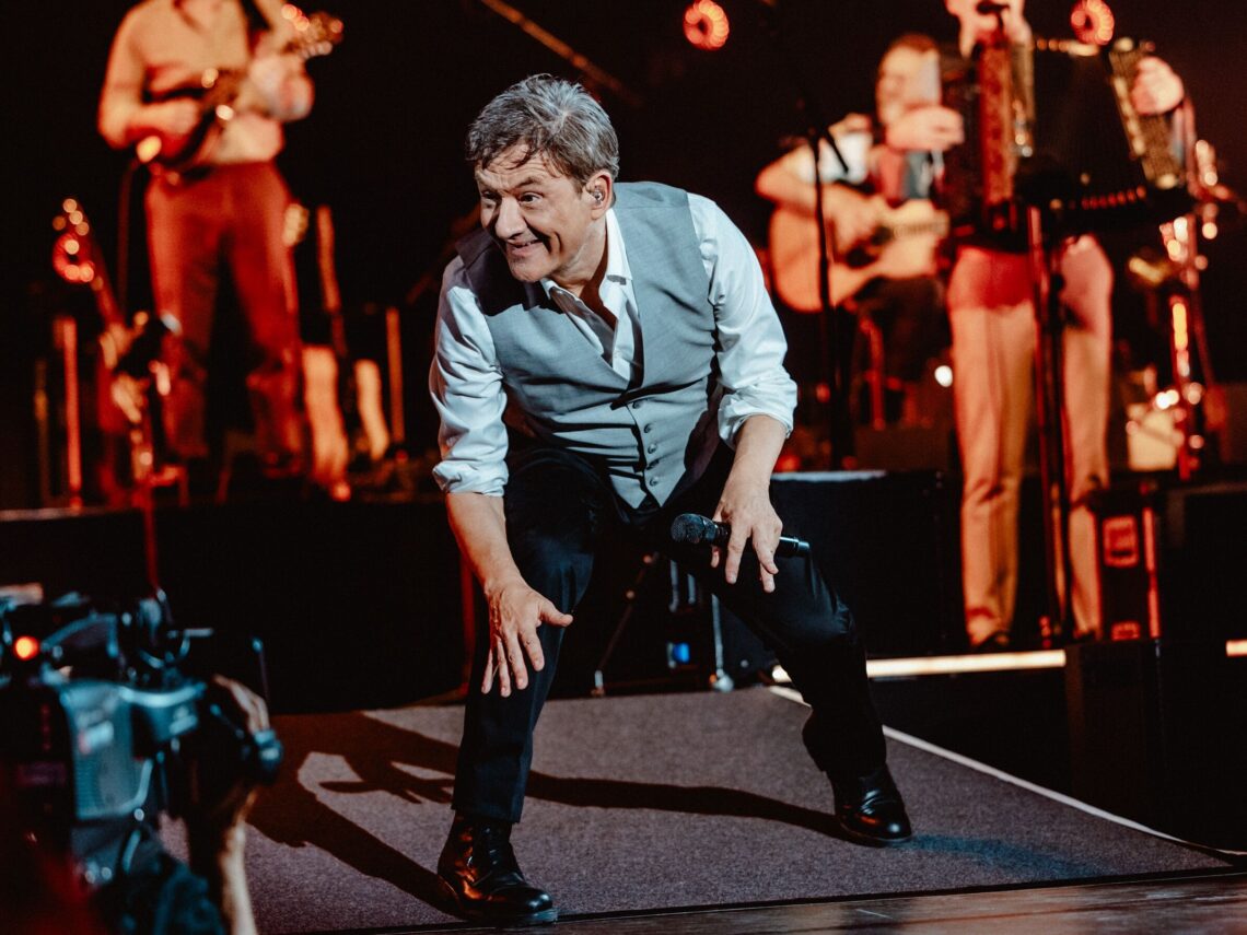 Bart Peeters kondigt energieke optredens aan voor 2022