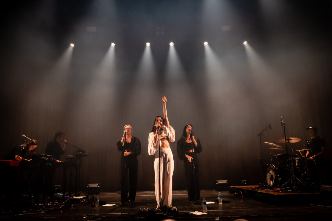 Eefje de Visser kondigt nieuwe tour aan!