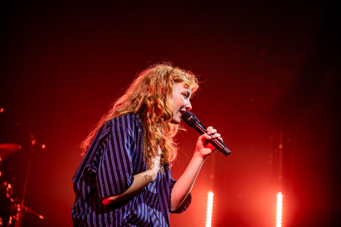 Froukje betovert het publiek tijdens haar spetterende concert