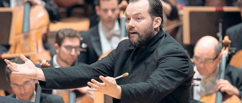De Genialiteit van Dirigent Andris Nelsons: Een Meester in de Klassieke Muziekwereld